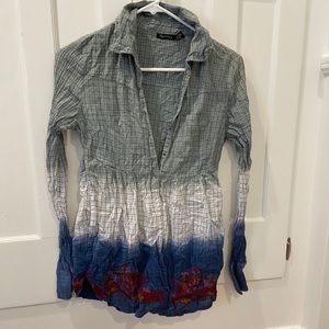 Raviya Dip Dyed Tunic with Embroidered Flowers